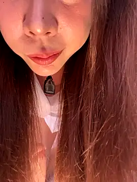 qianhan_x naked in live sex video chat