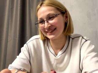 SweetieAurora on webcam for live free nude chat now
