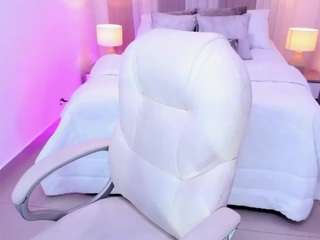 Taylorr-Hills on webcam for live free nude chat now