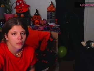 The freaky dancing HOE on webcam for live free nude chat now