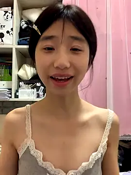xiaotao-999 naked in live sex video chat