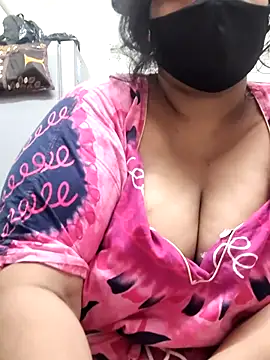 zeepe19 naked in live sex video chat
