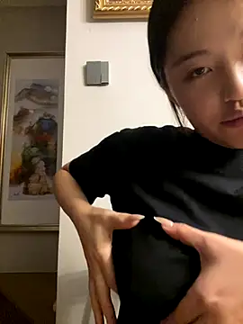 zhenzhen666 naked in live sex video chat