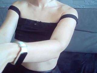 BerryWood on webcam for live free nude chat now