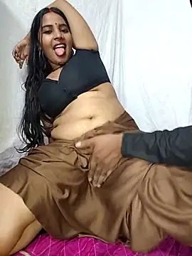 INDIAN_LAAL_PARI_ naked in live sex video chat