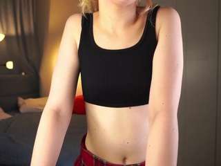LavernKillen on webcam for live free nude chat now