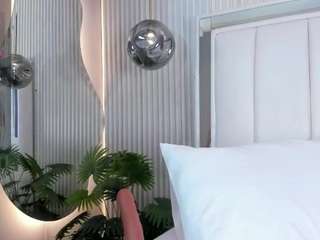 MariathLittle on webcam for live free nude chat now