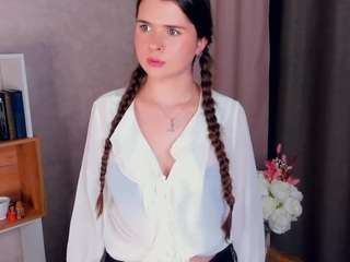 MaudieWieck on webcam for live free nude chat now
