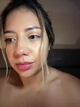 MissCat_ naked in live sex video chat