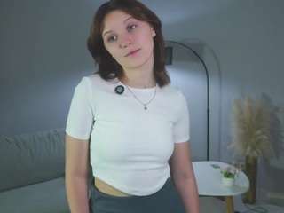 WinifredPillarella on webcam for live free nude chat now