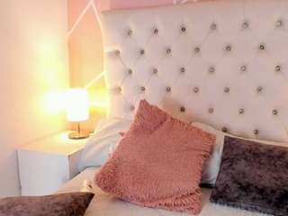 Antonella-Diiaz on webcam for live free nude chat now