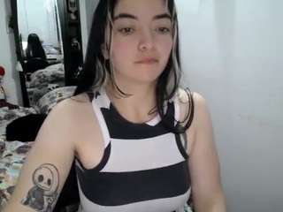 Camelia Saenz on webcam for live free nude chat now