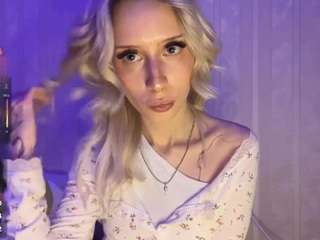 CarmonThum on webcam for live free nude chat now