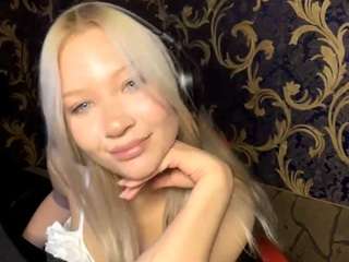 Cira on webcam for live free nude chat now