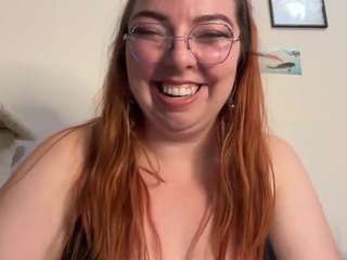 curvycate127 on webcam for live free nude chat now