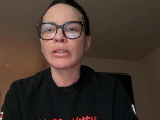 Dana DeArmond on webcam for live free nude chat now