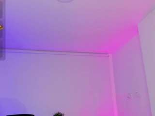Emilly Smith, ♥ on webcam for live free nude chat now