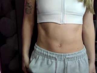 EvelynBlond on webcam for live free nude chat now