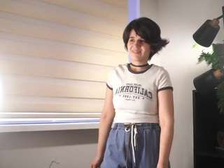 GeneviveGinanni on webcam for live free nude chat now