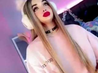 KattieVSweet on webcam for live free nude chat now