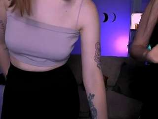 linda-lie on webcam for live free nude chat now