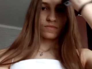 LingLopez on webcam for live free nude chat now