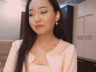 LylaHulzing on webcam for live free nude chat now