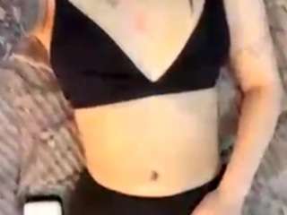 NgaOkeefe on webcam for live free nude chat now