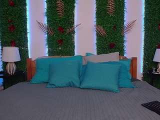 Olivia-Buckby on webcam for live free nude chat now