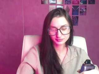 RunaDiva on webcam for live free nude chat now