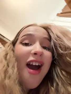 -teenytiny- naked in live sex video chat
