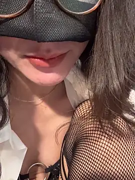trinhvutrinh naked in live sex video chat