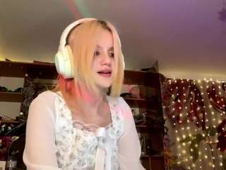 VeliaRoyals on webcam for live free nude chat now