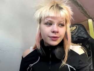 AlissaMeger on webcam for live free nude chat now
