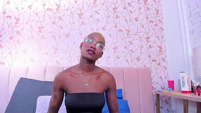 amber-hill naked in live sex video chat