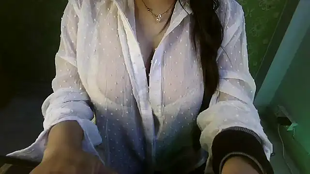 Brown-kudi naked in live sex video chat