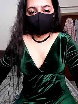 Crazysexycouple00 naked in live sex video chat