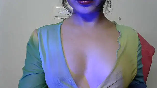 Disha_22_ naked in live sex video chat