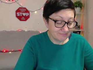 EmilyL0ve on webcam for live free nude chat now
