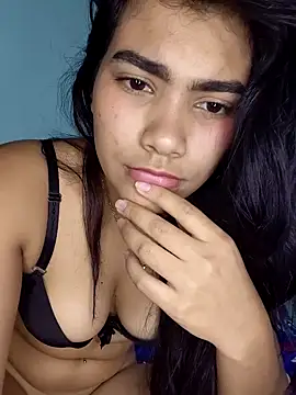 FatimaVelvet naked in live sex video chat