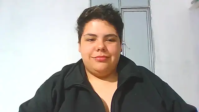 Hailey_Curvy naked in live sex video chat
