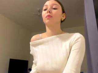 Hilda on webcam for live free nude chat now
