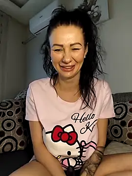 IRISWHITE17 naked in live sex video chat