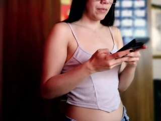 LauG8 on webcam for live free nude chat now