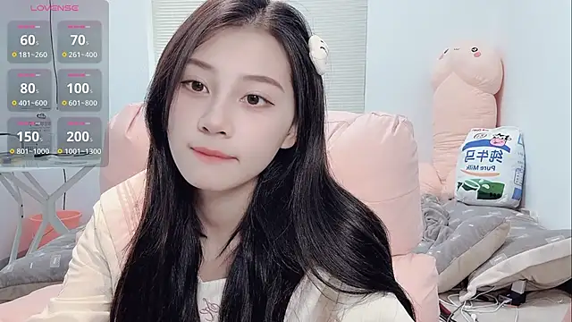 lris-Beauty naked in live sex video chat