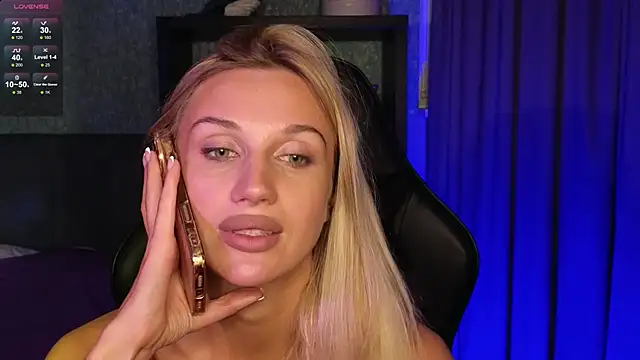Megan_Kira naked in live sex video chat