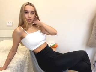 MiCorbett on webcam for live free nude chat now