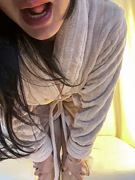 mitao_xx naked in live sex video chat