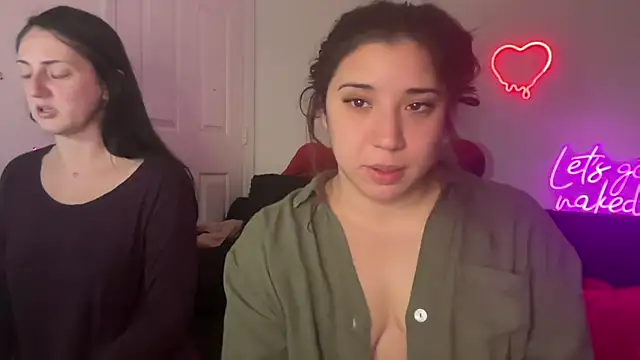 nina_lovez naked in live sex video chat