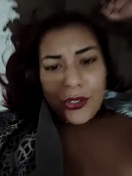 RuivaGiMisteriosa naked in live sex video chat